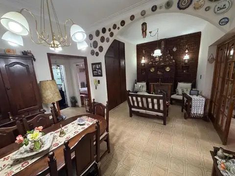 Elpidio González 3300