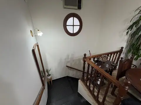 Depto Tipo Casa en Venta en Villa del Parque, USD 215.000