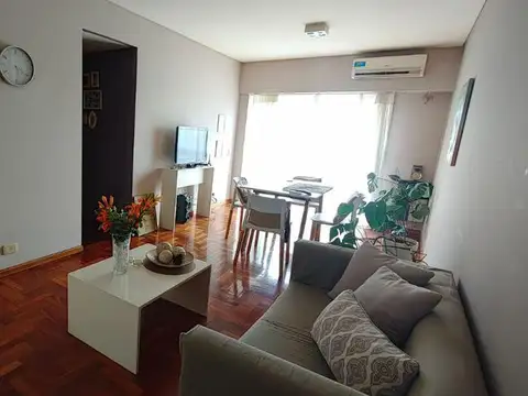 Venta de Departamento 3 ambientes con Cochera en Morón centro. Oportunidad!