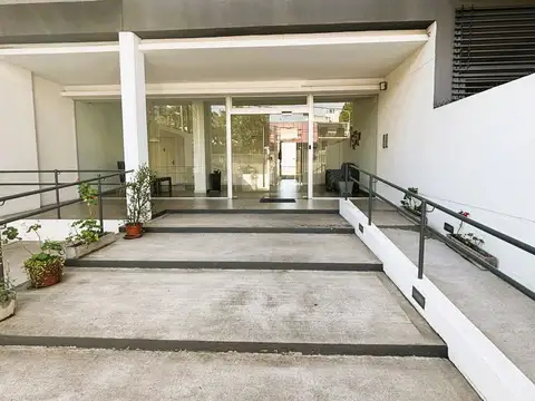 *DEPTO. DE 2 AMB. AL CONTRAFRENTE CON BALCÓN