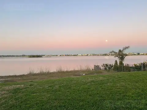 Terreno al lago en venta en el Barrio Marinas, Puertos / Escobar