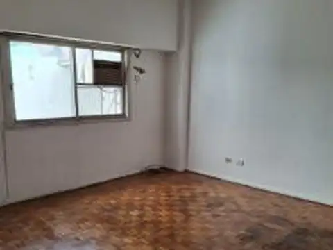 Departamento  en Venta Monoambiente  Once con Patio