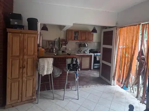 Casa 4 ambientes con 1 baño