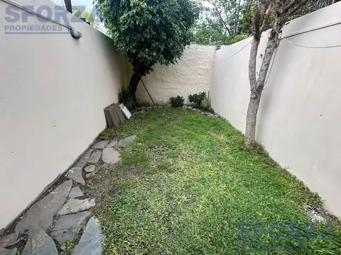 Depto Tipo Casa en Alquiler de 3 dormitorios