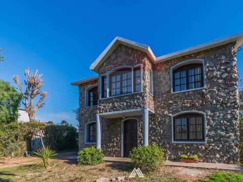 Venta Casa Lomas de Solymar 4 Dormitorios 2 Baños
