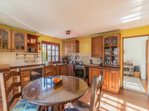 Casa 5 ambientes con 2 baños