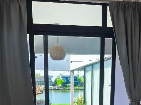 Casa en Venta con 4 cocheras