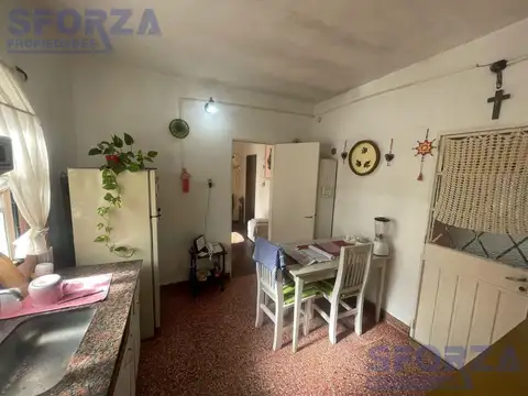 Casa 5 ambientes con 2 baños