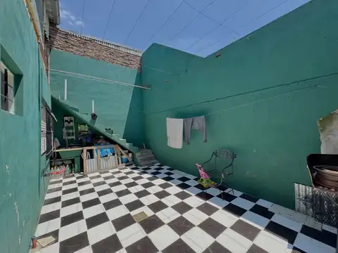 PH VENTA5 AMBIENTES  LOMAS DEL MIRADOR PB C/PATIO