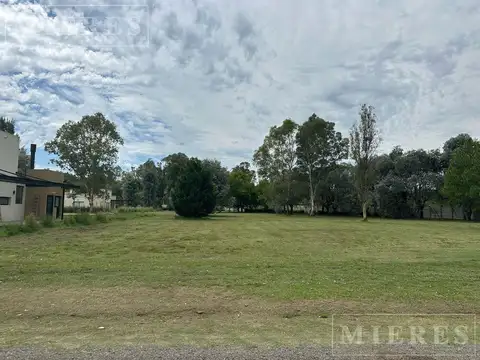 Lote de 888m² en venta en Casuarinas del Pilar, Silverio Basabe 900, Zelaya