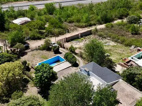 Casa en Venta con 2 cocheras