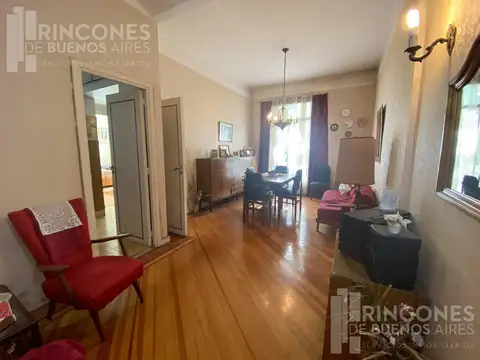 Av. Montes de Oca al 1700