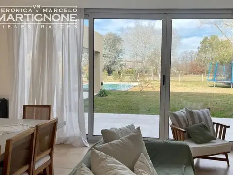 Casa 5 ambientes con 4 baños