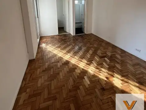 Av. La Plata e/ Carlos Calvo y Bidegain
