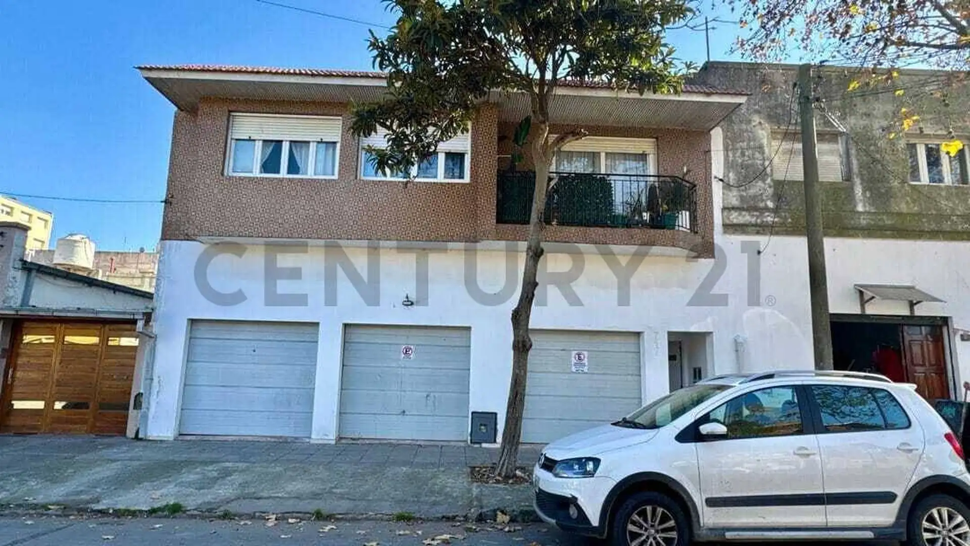 PH 5 dorm, 140m² cubiertos con 2 cocheras — La Perla Sur