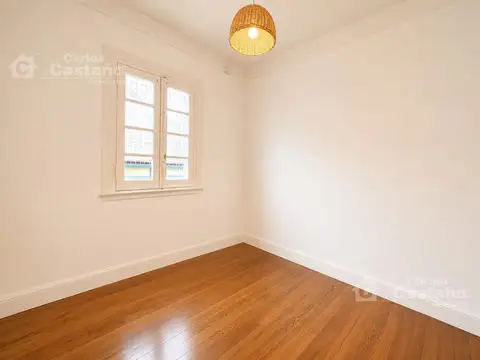 Casa en Alquiler con 2 cocheras