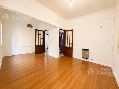 Casa 5 ambientes con 2 baños
