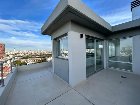 Oficina 2 ambientes con 4 baños
