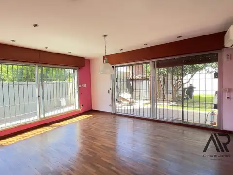 Casa en Venta con 7 cocheras