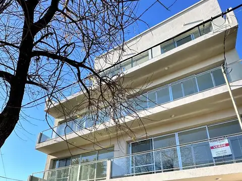 Depto en 1 Piso Frente- Edificio Chacabuco