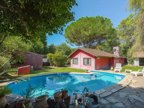 VENTA CASA 5 AMBIENTES C/ JARDÍN - PISCINA - QUINCHO Y COCHERA - PILAR - PERMUTA Y FINANCIA  