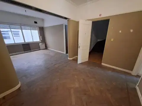 PISO DE 3 AMBIENTES CON DEPENDENCIA EN VENTA, BARRIO NORTE