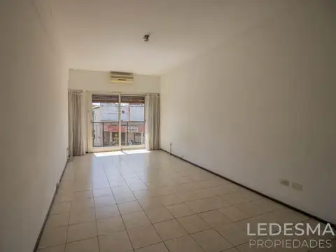 DEPARTAMENTO 3 AMBIENTES AL FRENTE CON BALCON