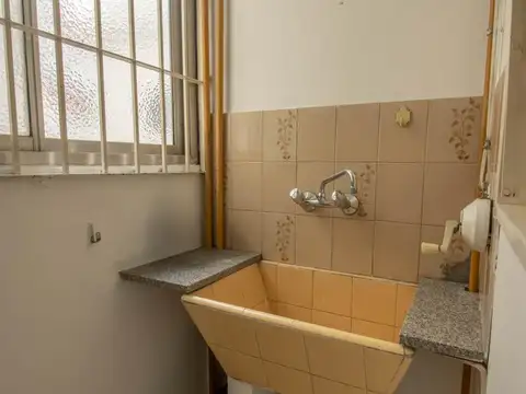 DEPARTAMENTO 3 AMBIENTES AL FRENTE CON BALCON