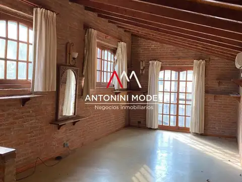 Casa 5 ambientes con 4 baños