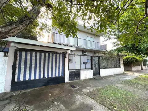 Casa 7 ambientes en venta en Burzaco