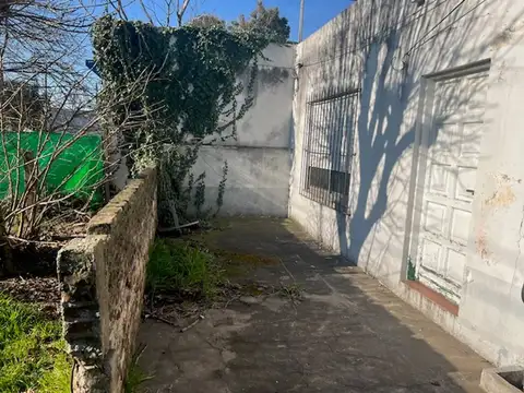 Casa 3 ambientes con 1 baño