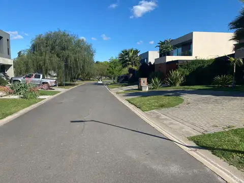 Venta Lote Exclusivo en Barrio Cerrado Alvear de Benavidez