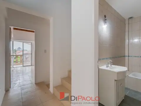 Depto Tipo Casa 4 ambientes con 1 baño