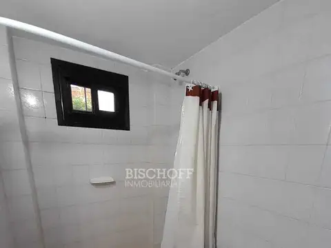 DUPLEX 3 AMBIENTES, ESTACIONAMIENTO Y PATIO PROPIO CON PARRILLA.