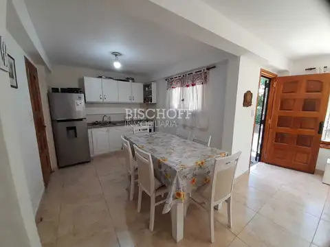 Casa 2 ambientes con 2 baños