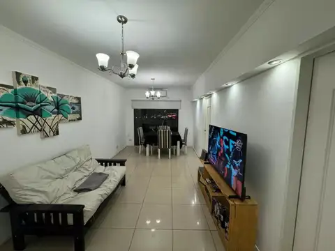 Departamento en venta - 3 Dormitorios 2 Baños - Cochera - 75Mts2 - Tres de Febrero