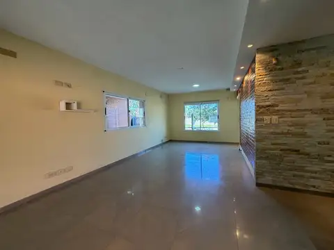Casa 7 ambientes con 4 baños