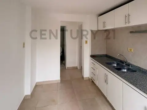 Departamento de 2 dormitorios y 2 baños con balcón en zona céntrica de Santa Fe