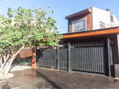 Casa - Venta - Argentina, Lanús - HUMBERTO PRIMO 2353