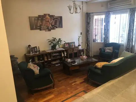 Casa en Venta en Villa Sarmiento, USD 230.000