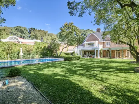 Venta Residencia de Categoría en el corazón de Acassuso