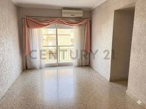 Venta Departamento 3 Ambientes en Flores.  muy Luminoso y Silencioso