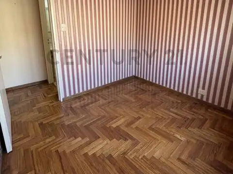 Venta Departamento 3 Ambientes en Flores.  muy Luminoso y Silencioso