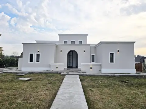 RP34 Pilar Centro Medal Country club