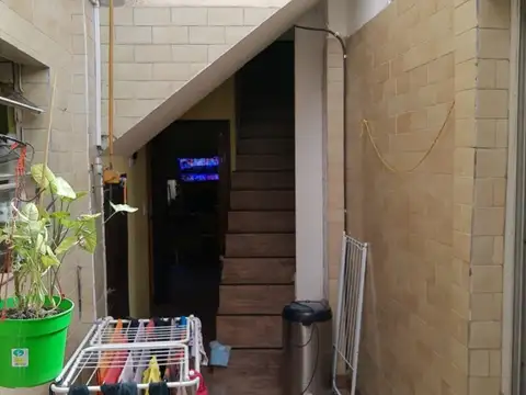 Depto Tipo Casa en Venta en Pompeya, USD 125.000