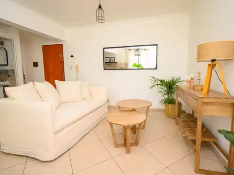 Dúplex de 2 dormitorios sobre Bv Gálvez a la venta