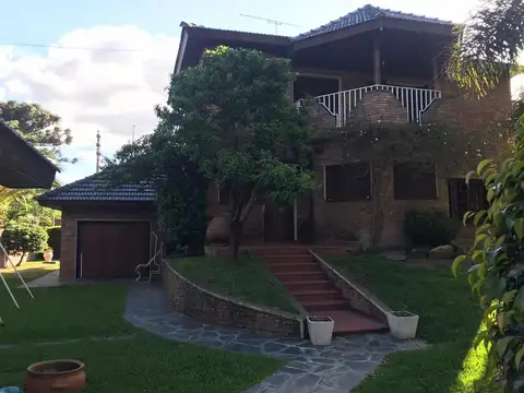 Casa en Alquiler de 4 dormitorios