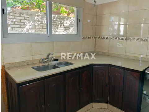 Casa en Alquiler con 1 cochera