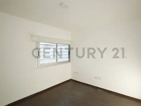 67 1700, Piso 0