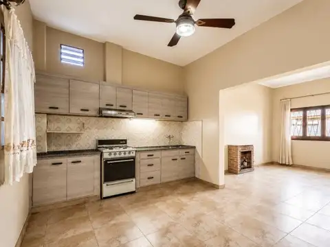 OPORTUNIDAD | Casa 3 Ambientes + Local | Ramos Mejía